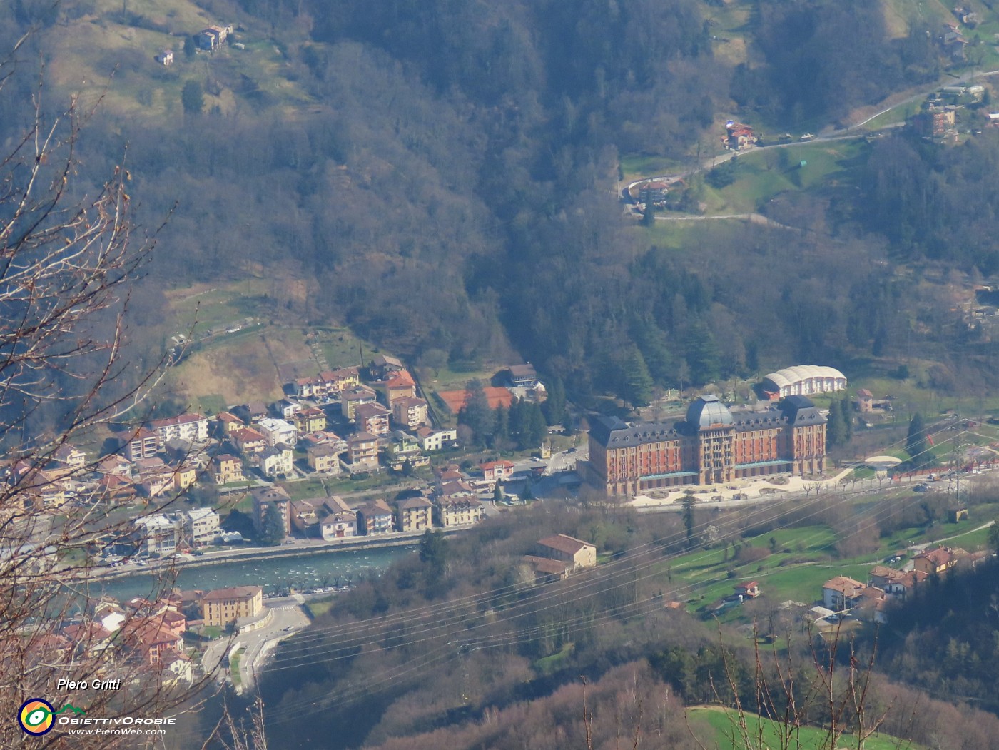 48 Zoom su San Pellegrino Terme.JPG